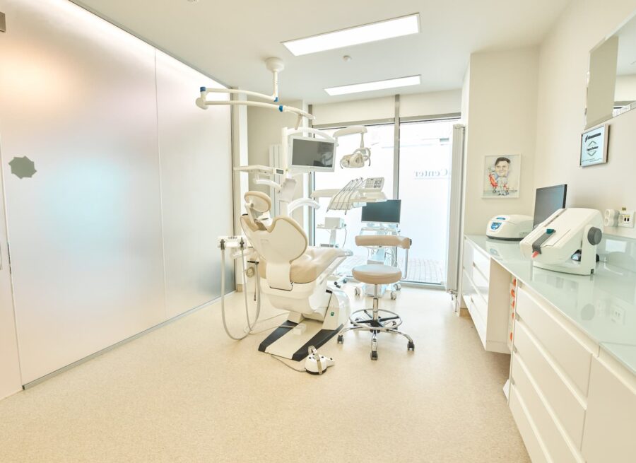 Implanturi zigomatice